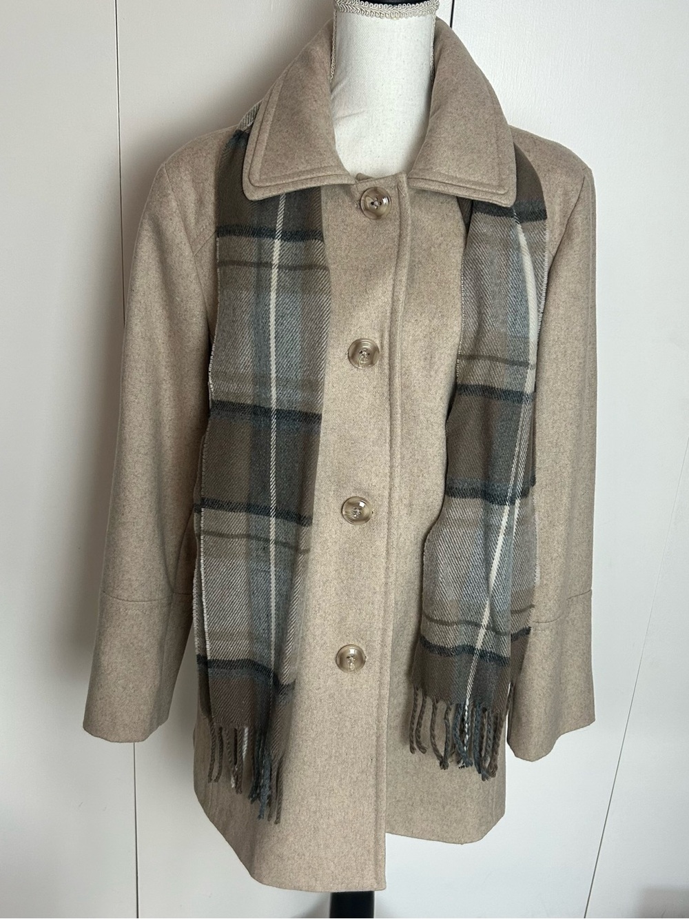 London Fog Oatmeal Coat with Gray and Brown Plaid Scarf New